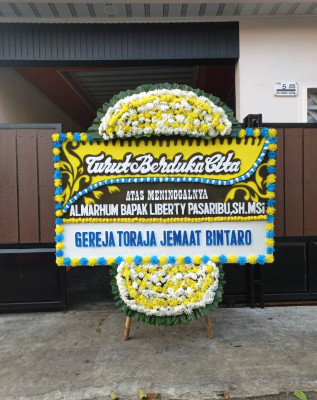 Papan Bunga Duka di Gunungsari Ilir